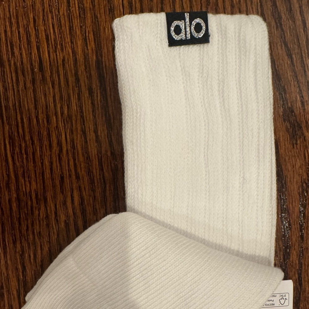 NEW Bundle ALO Yoga Athletic Socks - Picture 3 of 7